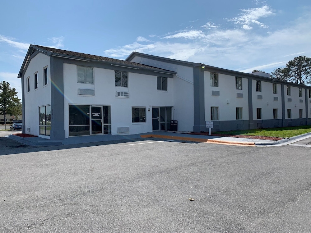 econo lodge cherry point