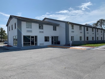 econo lodge cherry point