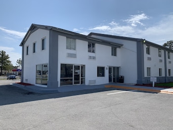 econo lodge cherry point
