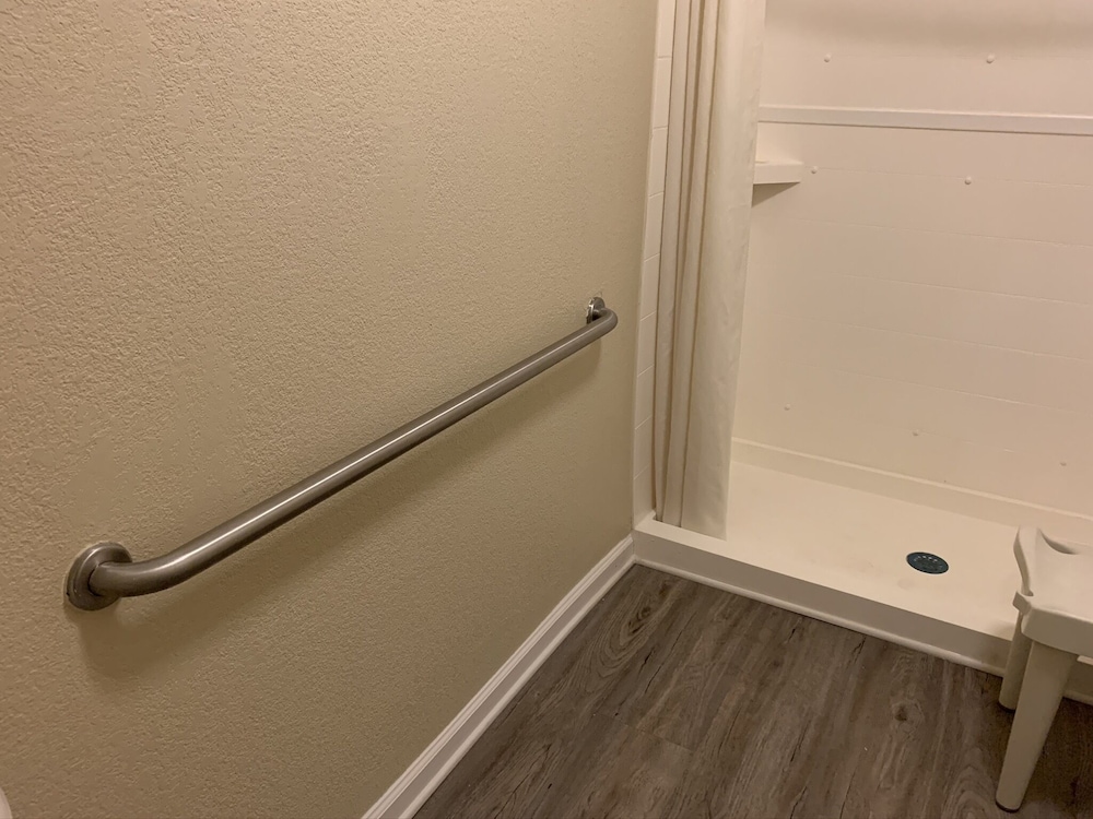 econo lodge cherry point