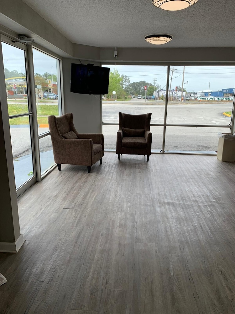 econo lodge cherry point