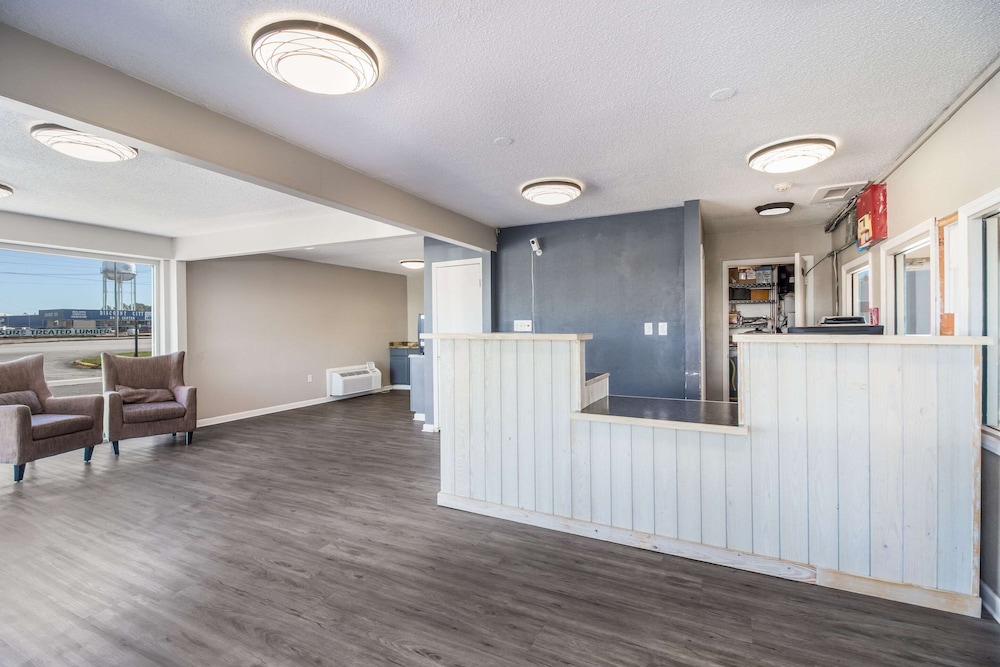 econo lodge cherry point