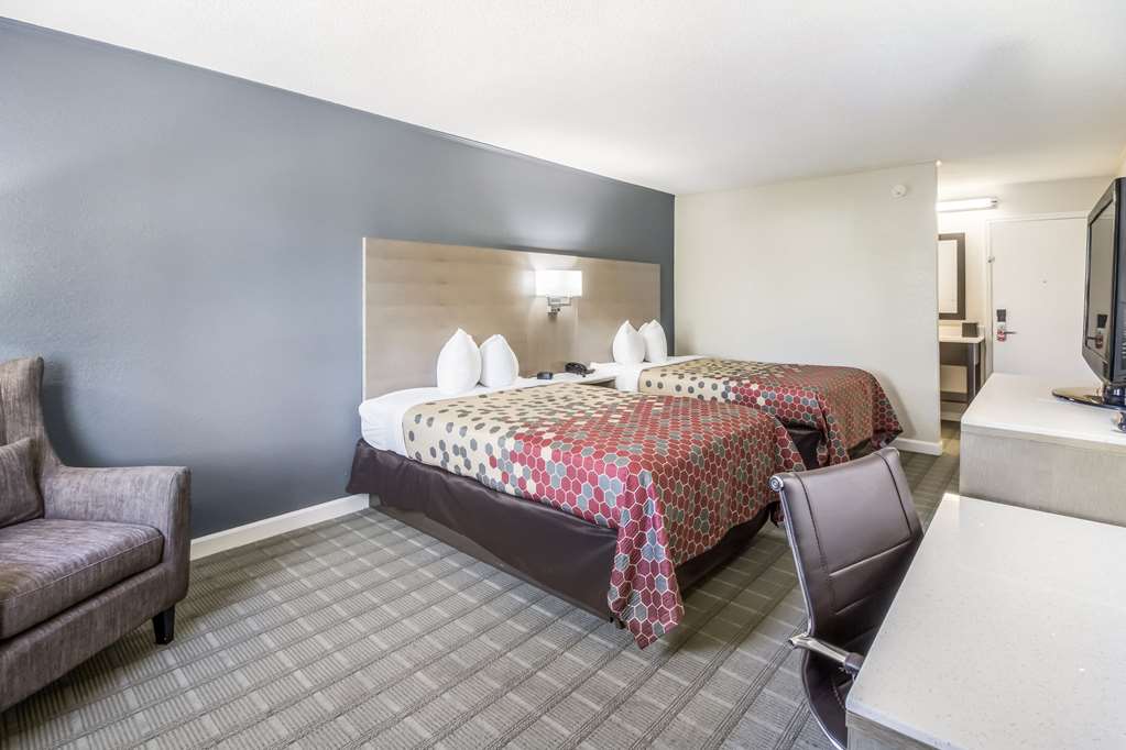 econo lodge cherry point