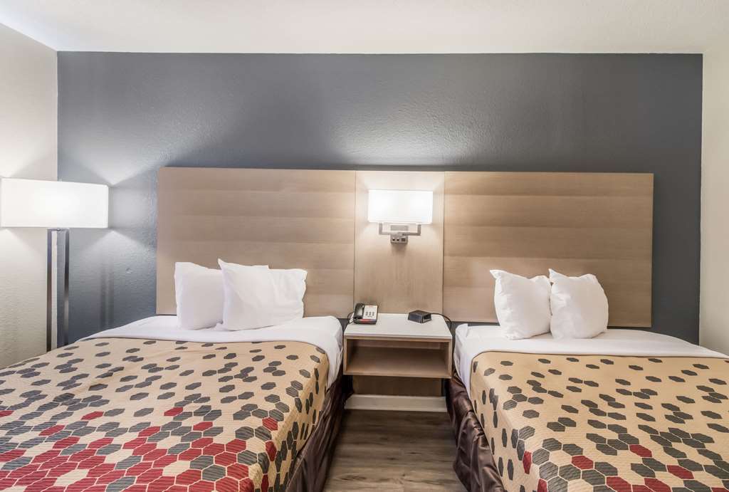 econo lodge cherry point