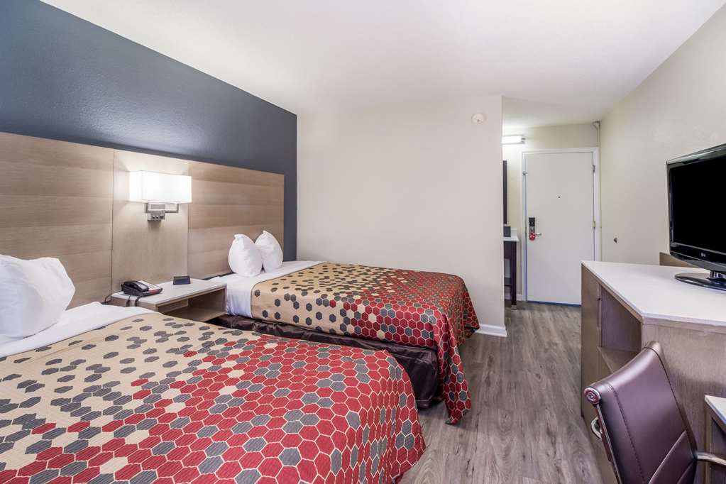 econo lodge cherry point