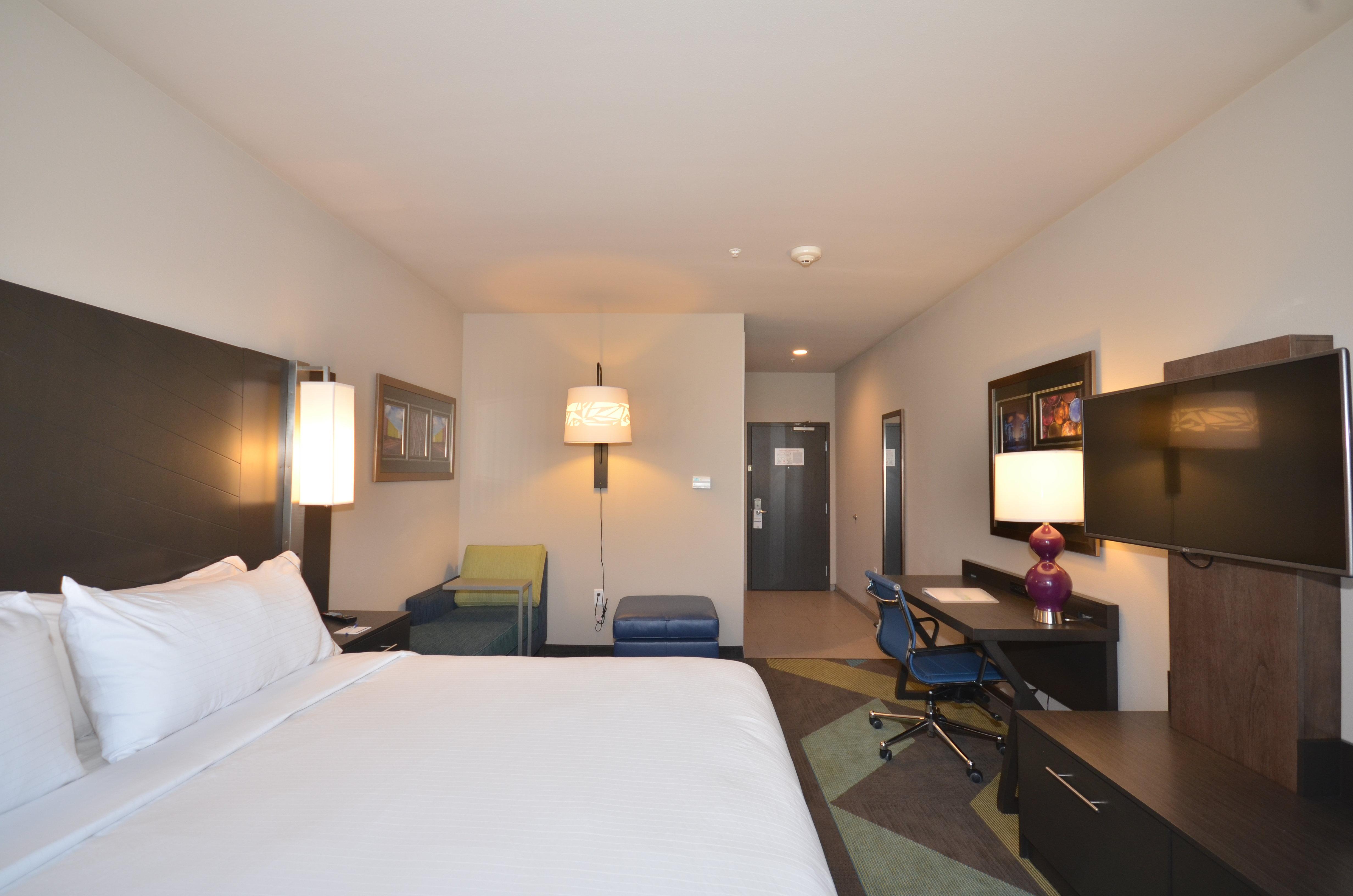 holiday inn express and suites oklahoma city mid a