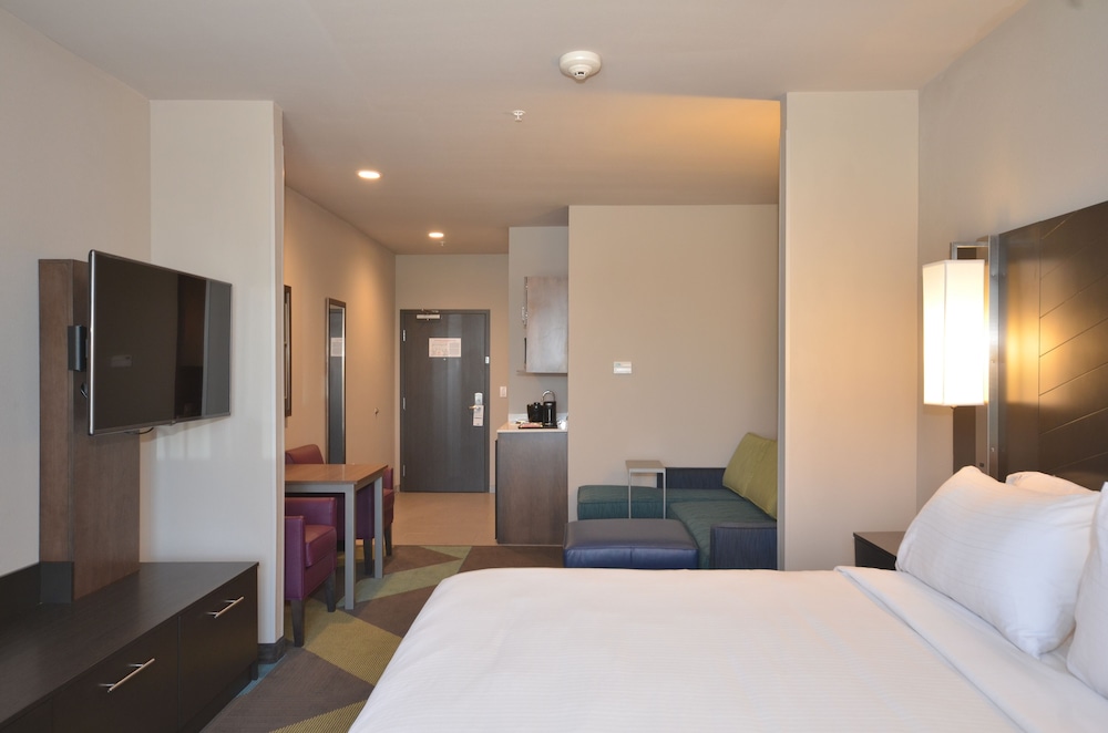 holiday inn express and suites oklahoma city mid a