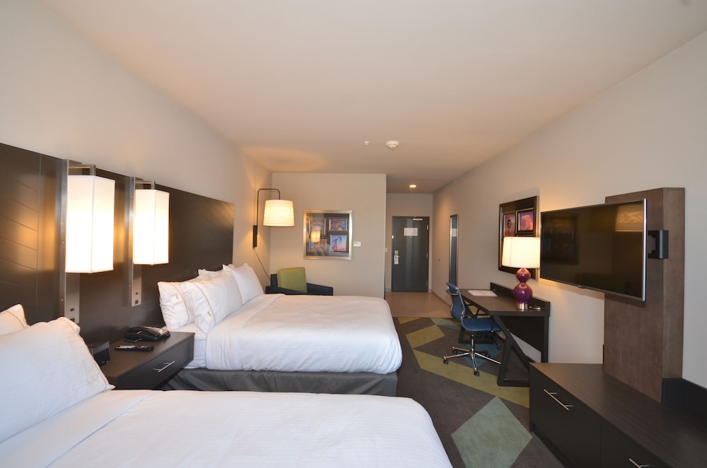 holiday inn express and suites oklahoma city mid a