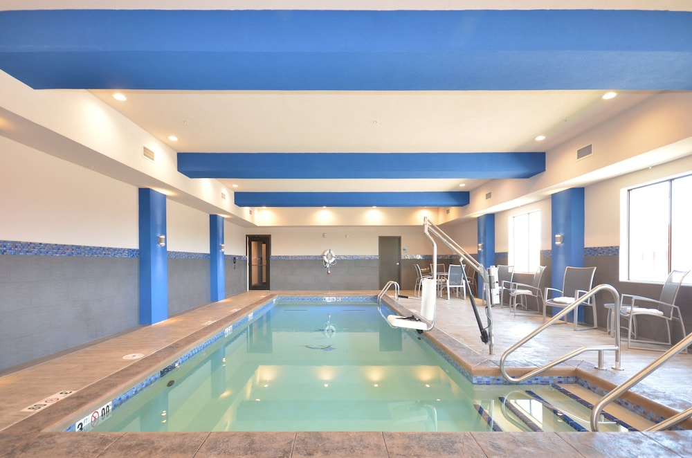 holiday inn express and suites oklahoma city mid a