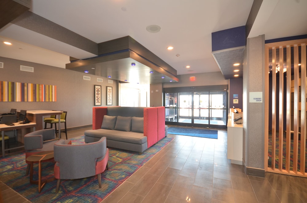 holiday inn express and suites oklahoma city mid a