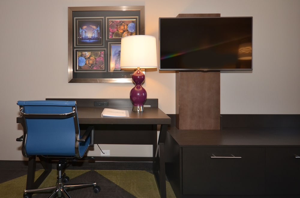 holiday inn express and suites oklahoma city mid a