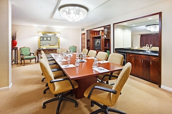 Crowne Plaza Hotel Hickory By Ihg,Conover>>Catawba,4 star