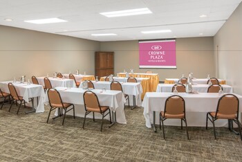 Crowne Plaza Hotel Hickory By Ihg,Conover>>Catawba,4 star