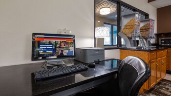 Best Western Plus Wakeeney Inn & Suites,Hays>>Ellis,3 star