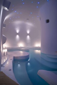 dome santorini resort and spa