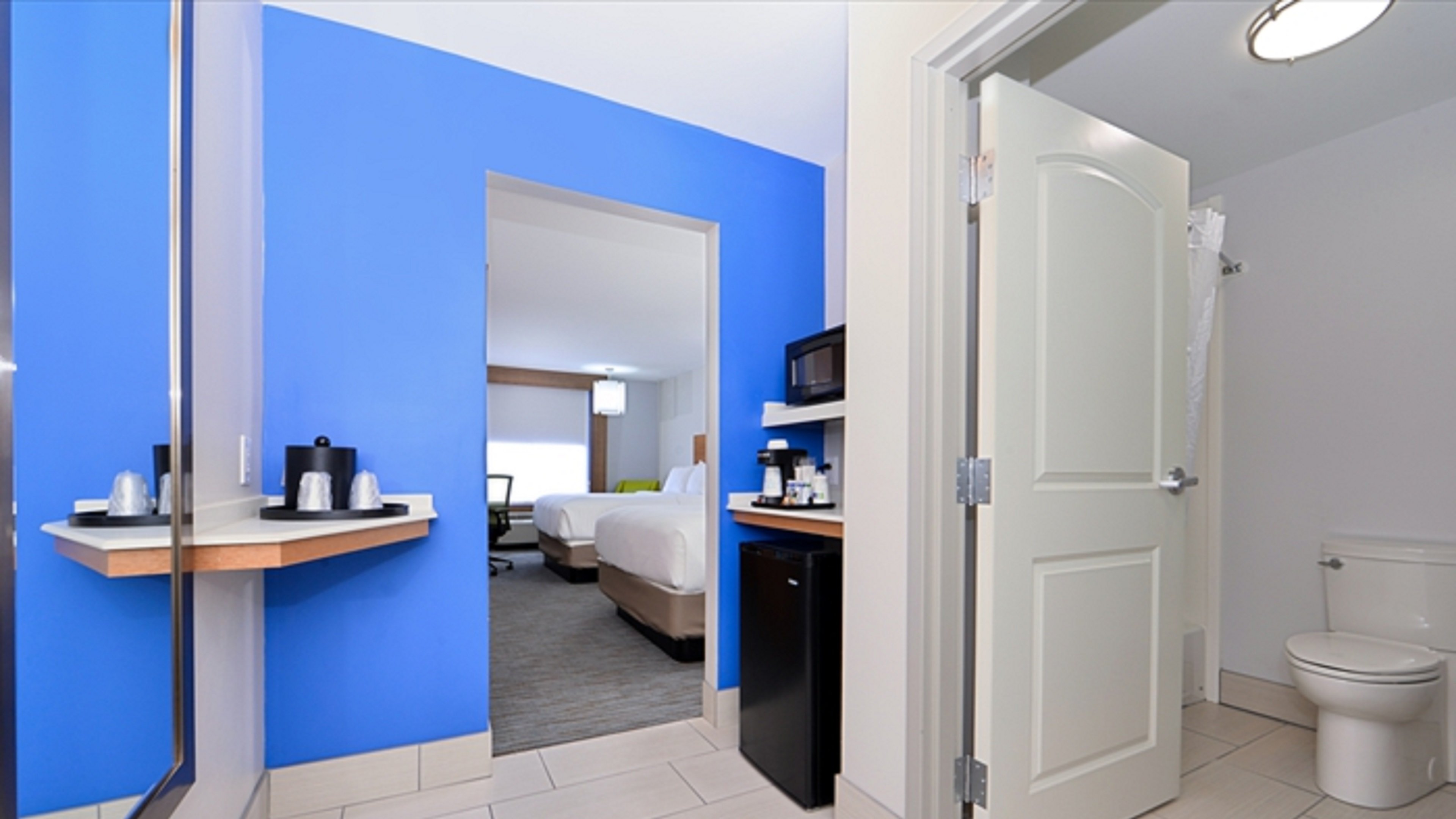 holiday inn express and suites lexington east winc