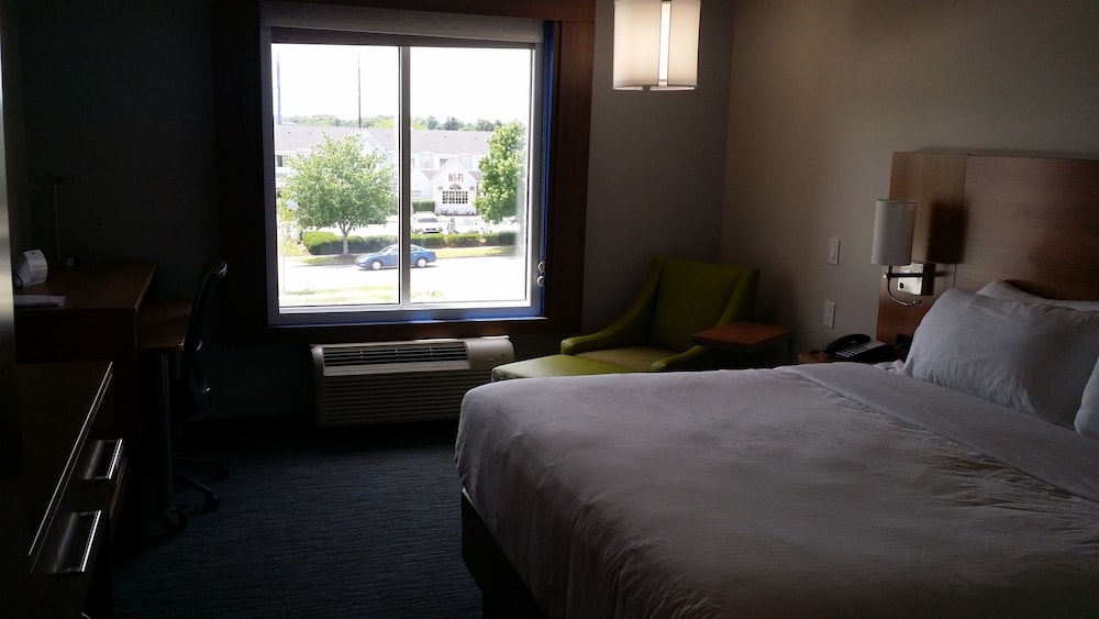 holiday inn express and suites lexington east winc