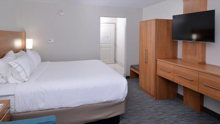 holiday inn express and suites lexington east winc