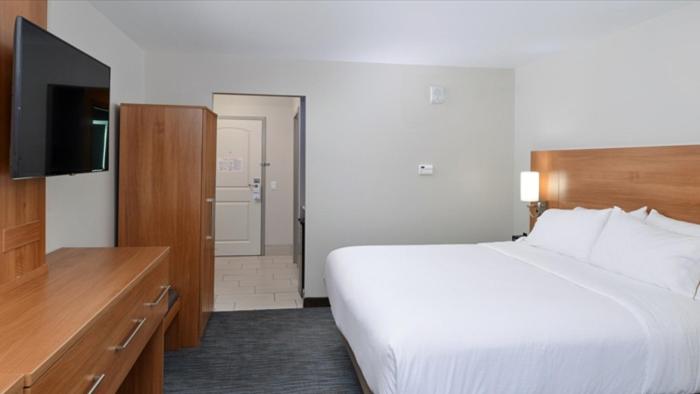 holiday inn express and suites lexington east winc