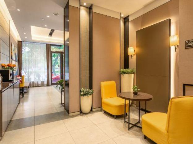 home inn plus yinan lishan road county government