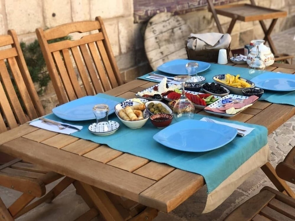 sinasos palace cave hotel