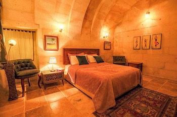 sinasos palace cave hotel