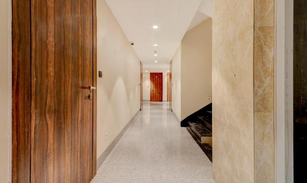 treebo radhe palace lake town