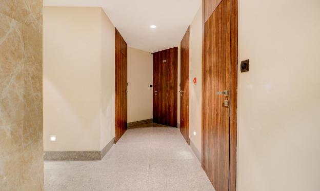 treebo radhe palace lake town