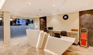 treebo radhe palace lake town