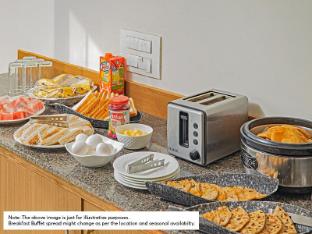 treebo radhe palace lake town