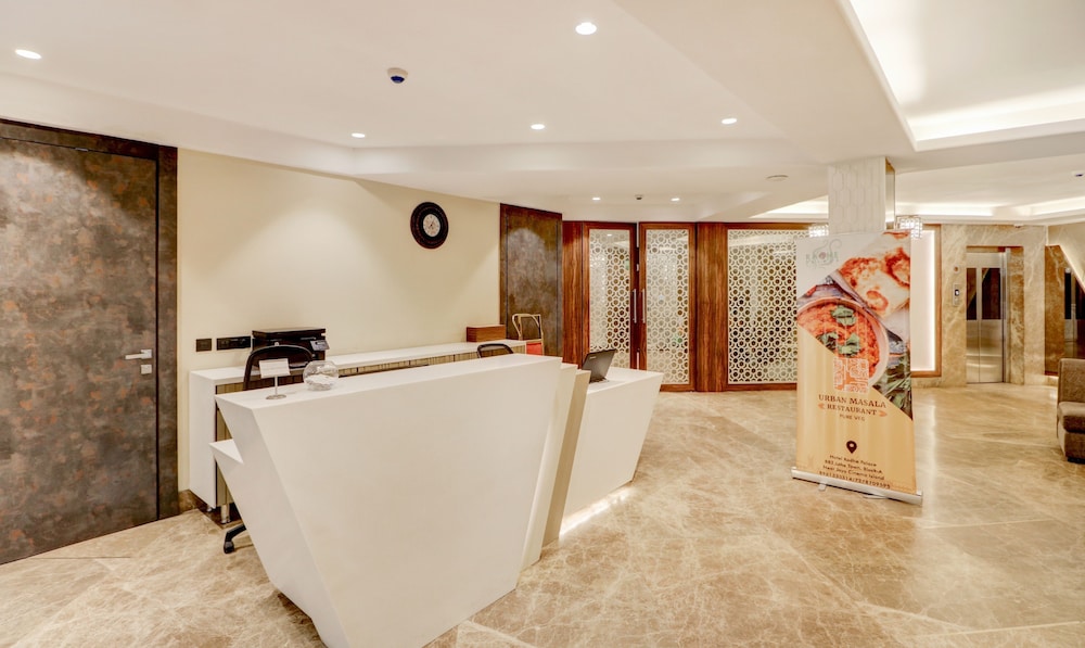 treebo radhe palace lake town