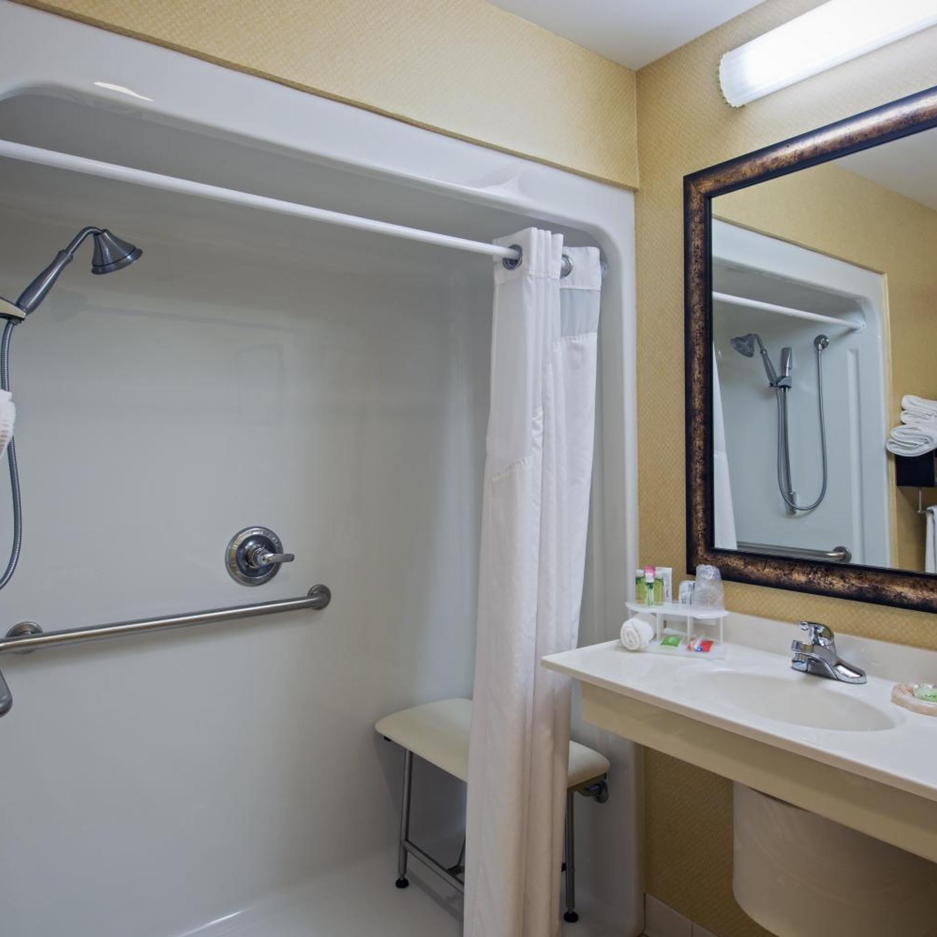 holiday inn express and suites youngstown n warren niles by ihg