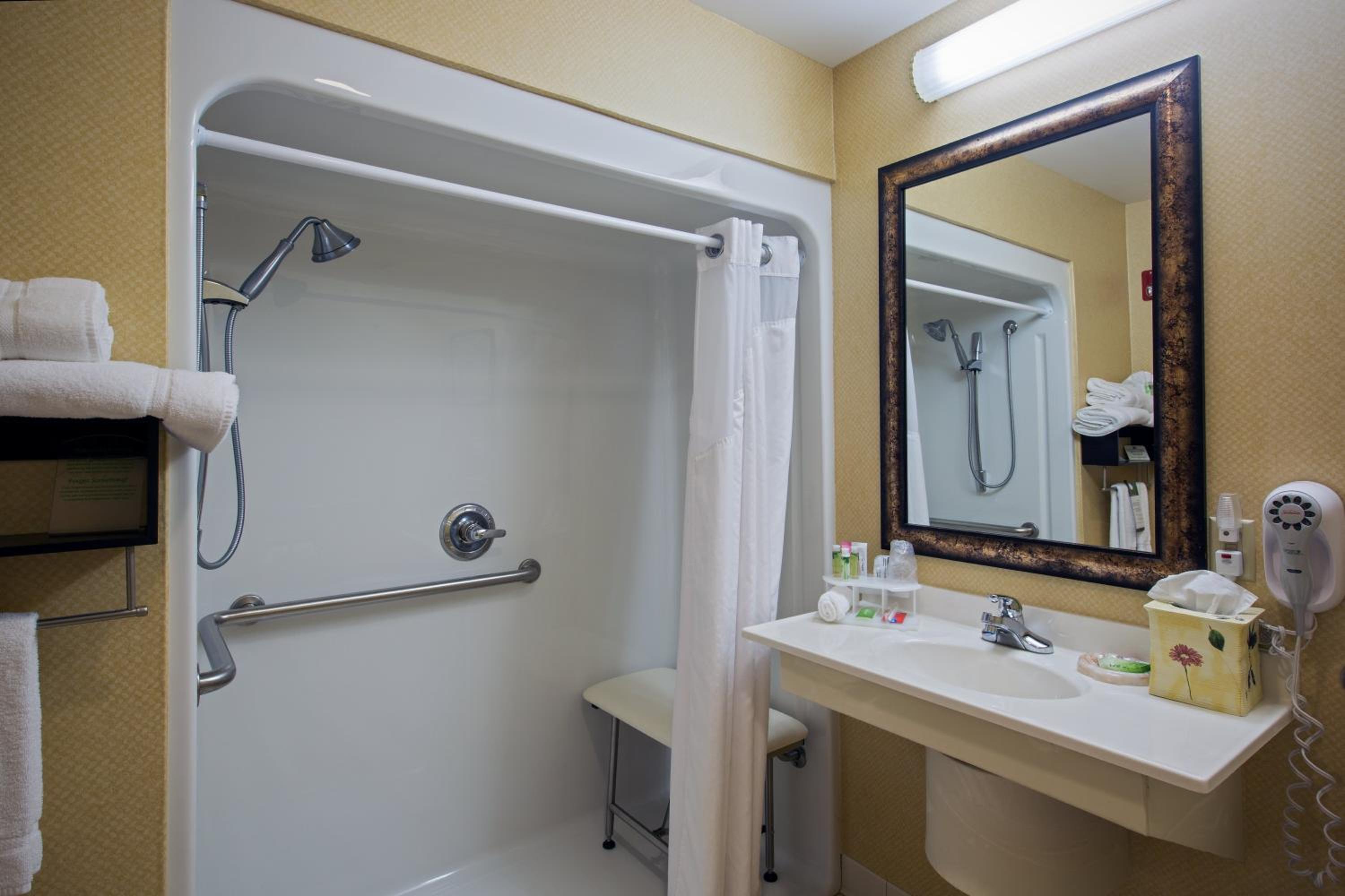 holiday inn express and suites youngstown n warren niles by ihg