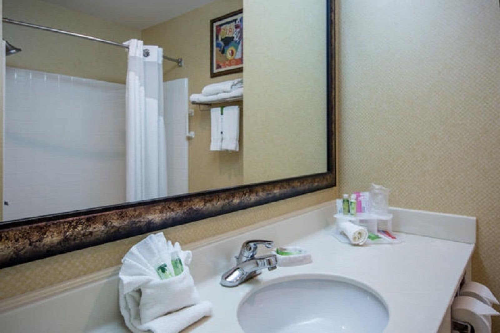 holiday inn express and suites youngstown n warren niles by ihg