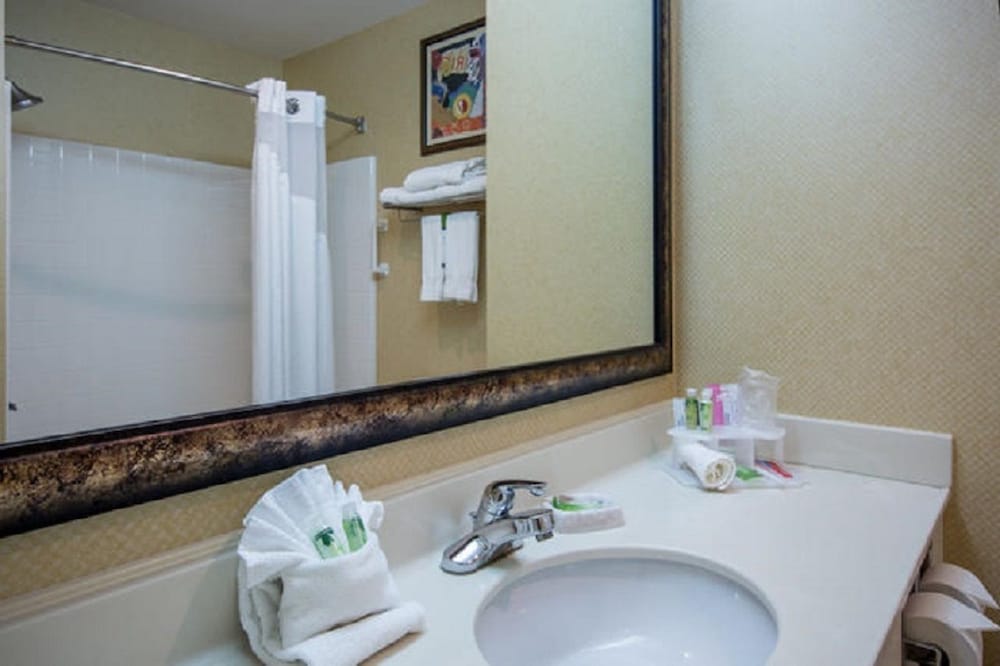 holiday inn express and suites youngstown n warren niles by ihg