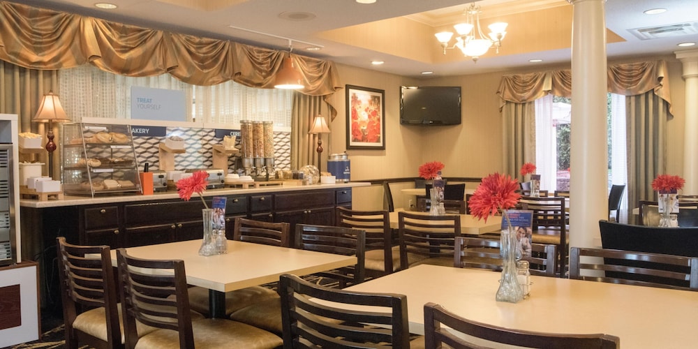 holiday inn express and suites youngstown n warren niles by ihg