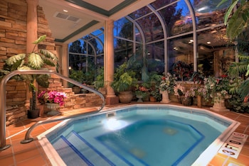Holiday Inn Express & Suites Youngstown N (Warren/Niles) By Ihg,Niles>>Mahoning County,3 star
