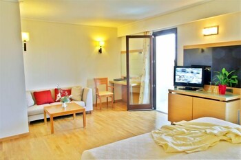 miramare hotel eretria