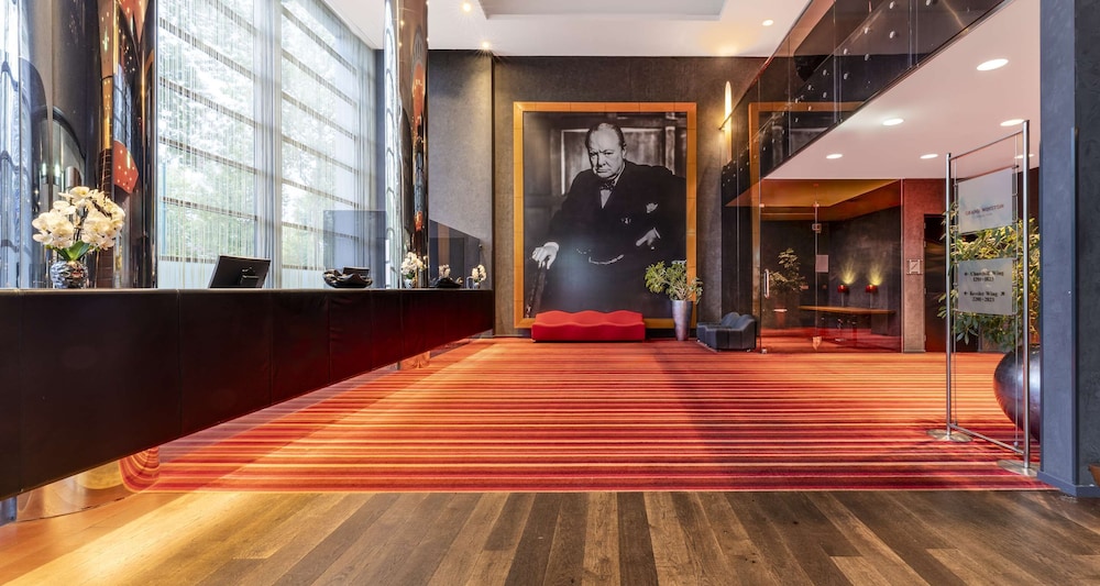 plaza premium grand winston