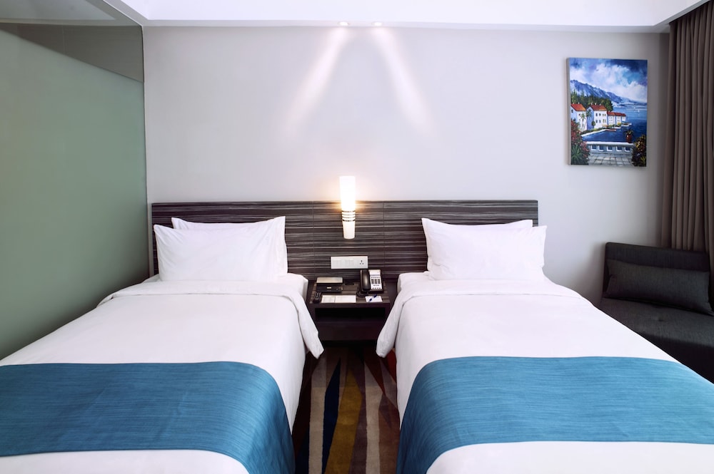 holiday inn express surabaya centerpoint by ihg