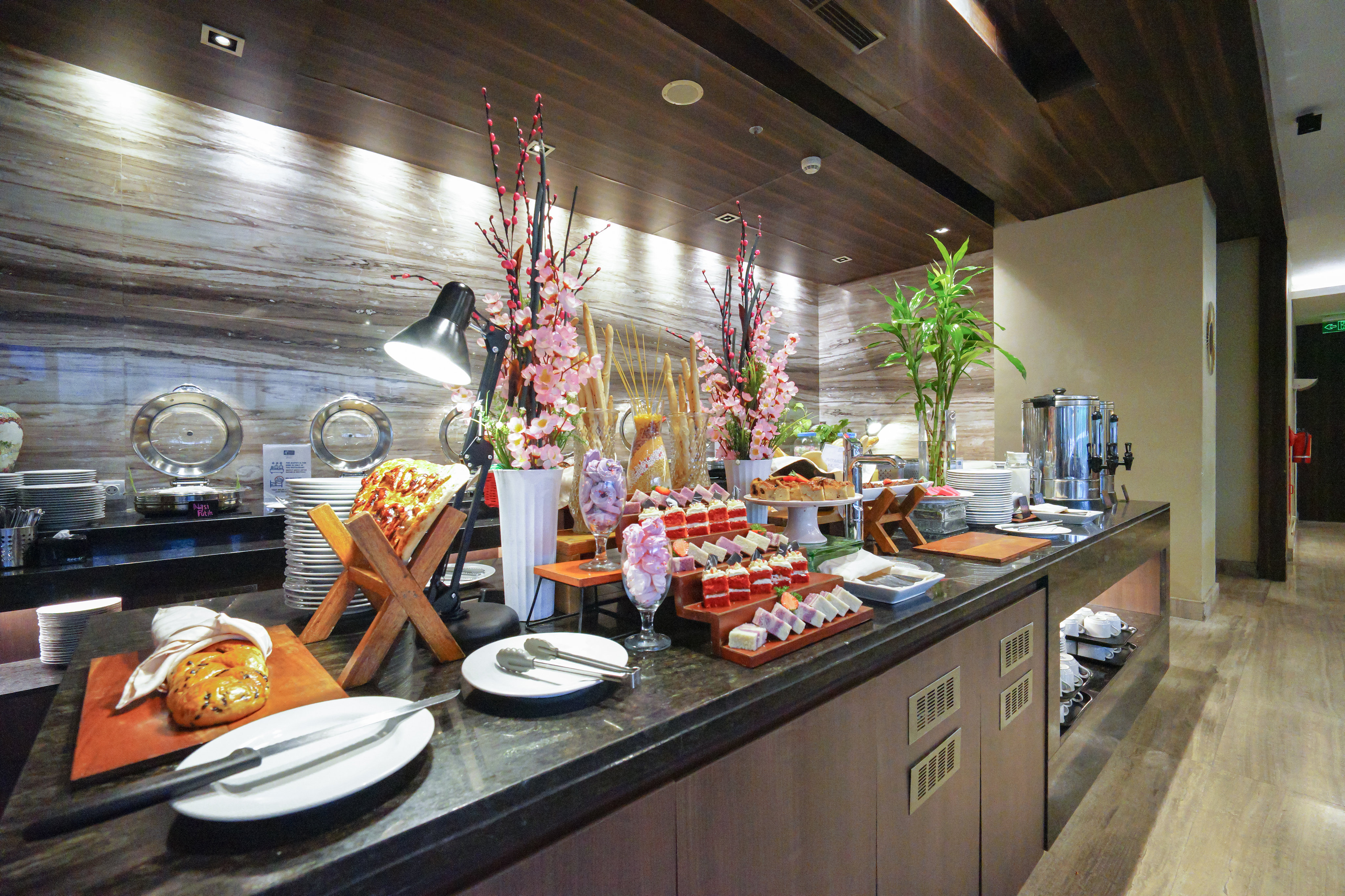 holiday inn express surabaya centerpoint by ihg