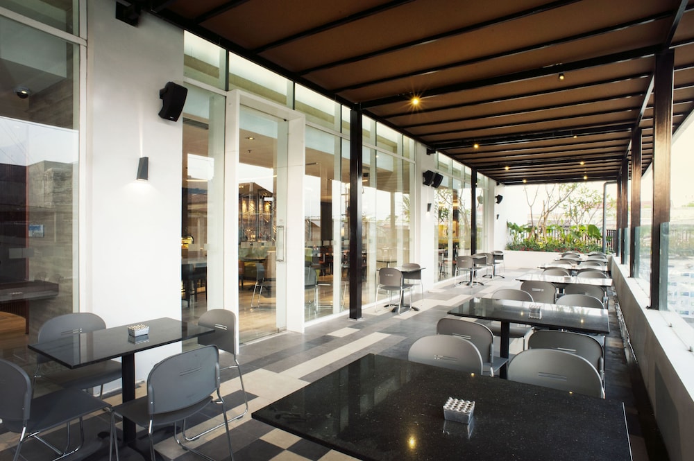 holiday inn express surabaya centerpoint by ihg