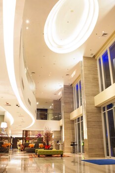 Holiday Inn Express Surabaya Centerpoint By Ihg,Surabaya>>Malang,4 star