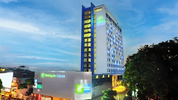 Holiday Inn Express Surabaya Centerpoint By Ihg,Surabaya>>Malang,4 star