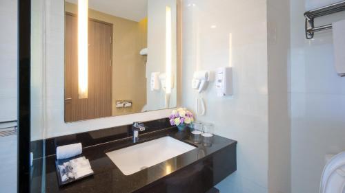 holiday inn express surabaya centerpoint by ihg