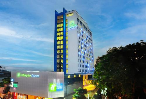 holiday inn express surabaya centerpoint by ihg