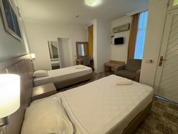 olimpos beach hotel by rrhandr