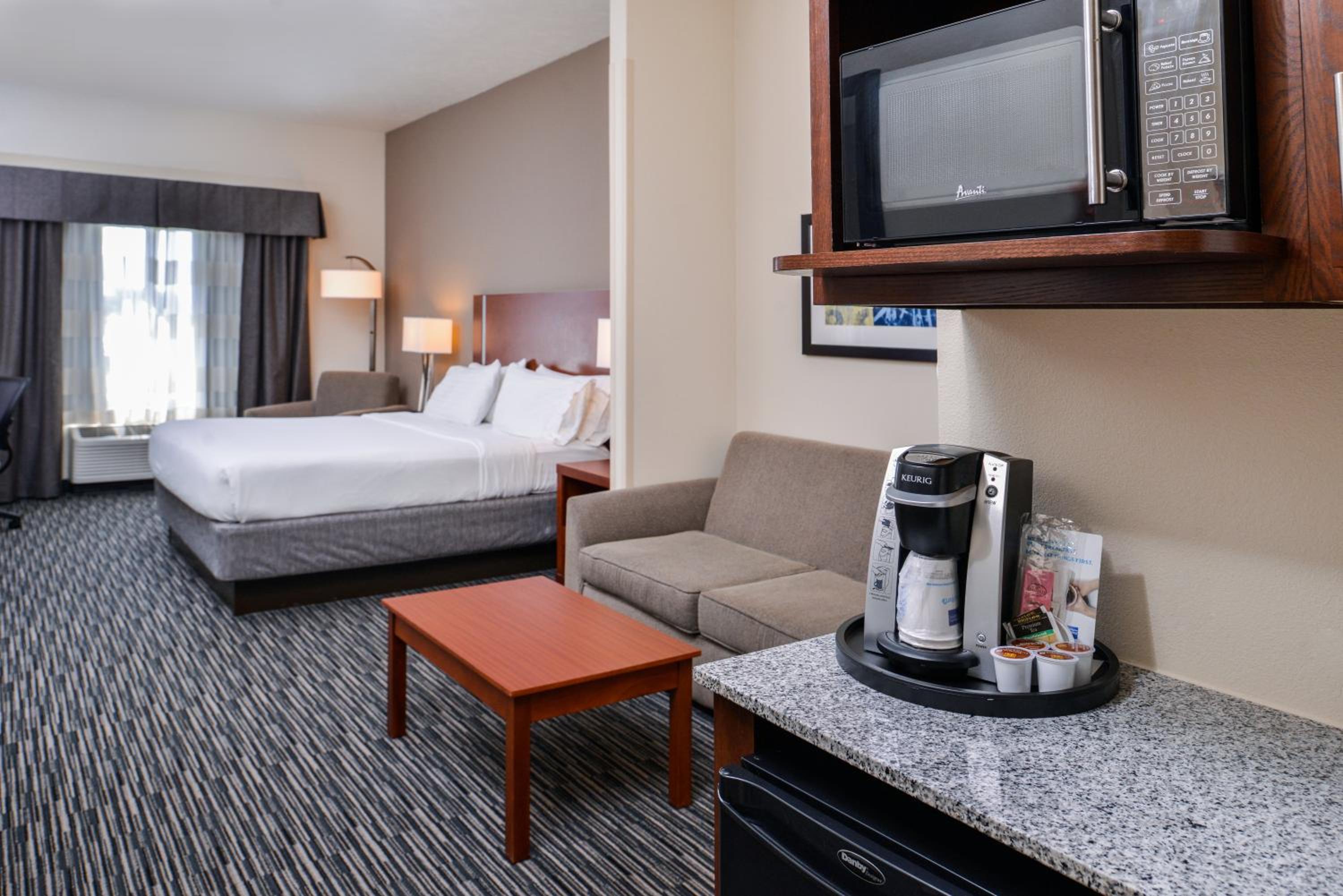 holiday inn express and suites york by ihg