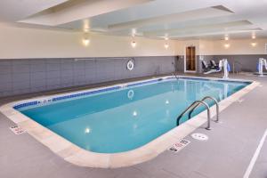 holiday inn express and suites york by ihg