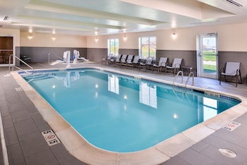 Holiday Inn Express & Suites York By Ihg,York>>Grand Island,3 star